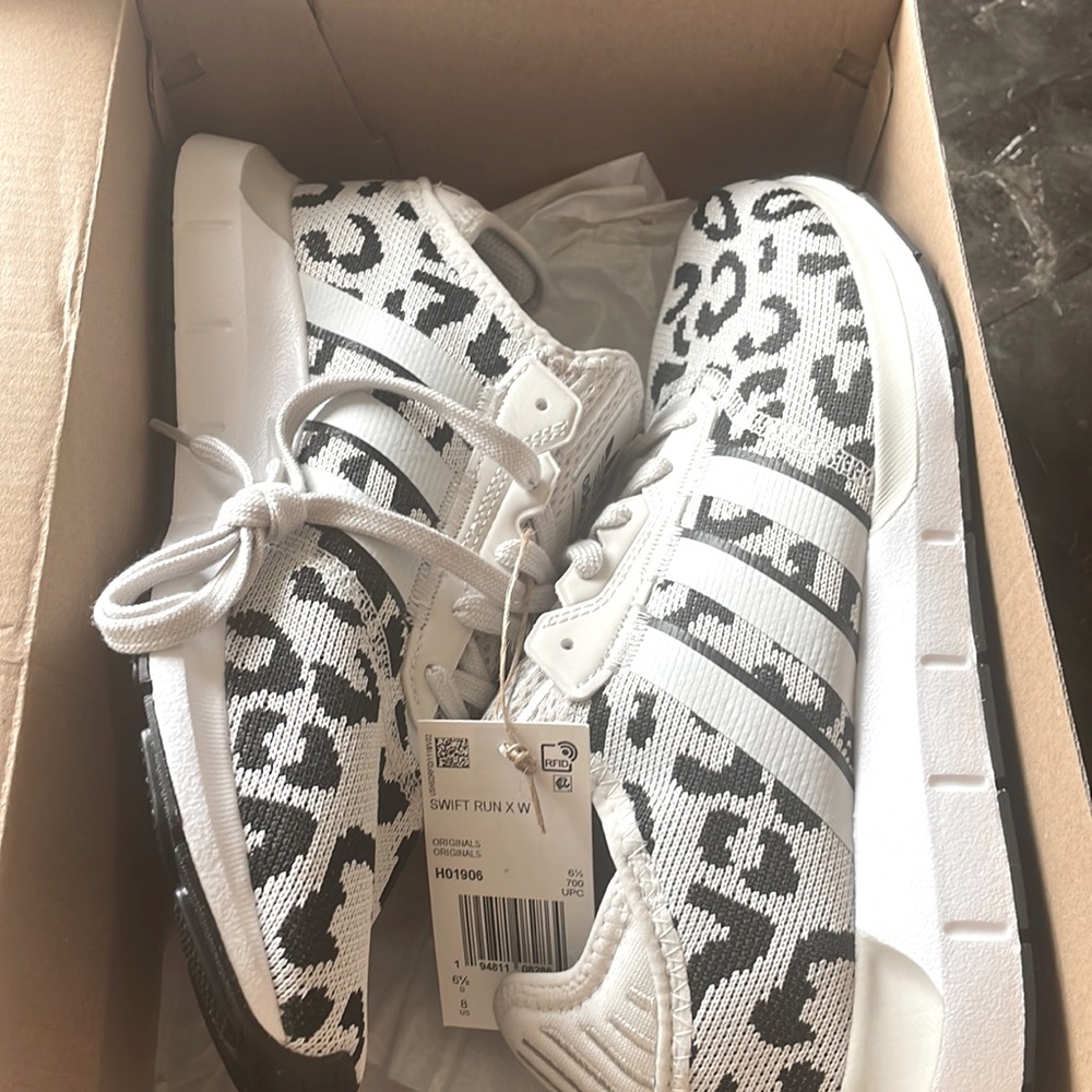 Adidas Swift run x leopard print